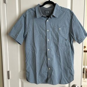 Mountain Hard Ware short sleeved button down shirt, size M, like new condition.